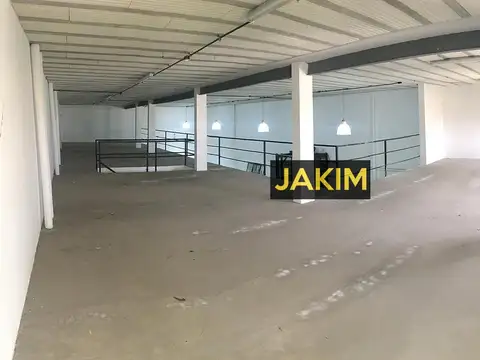 Galpon en Alquiler 11  mts Frente