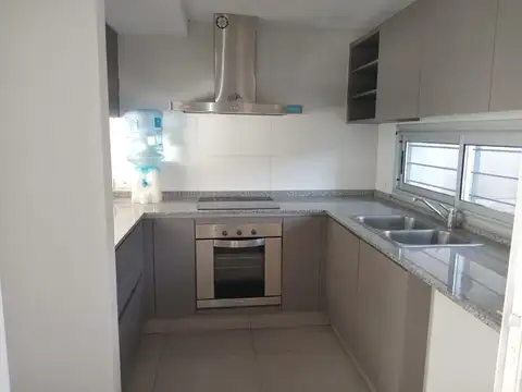 DUPLEX EN ALQUILER COMPLEJO CERRADO
