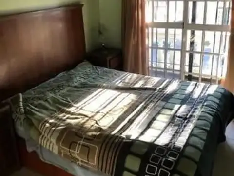 TRIPLEX 4 AMBIENTES CON COCHERA GRAN OPORTUNIDAD