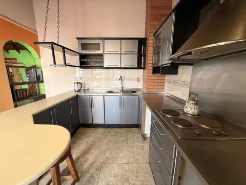 Casa con parque y piscina /Villa Ballester