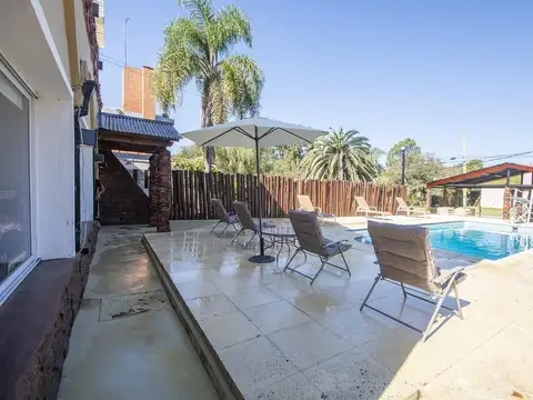 Casa y lote, en Barrio CUBE en Venta