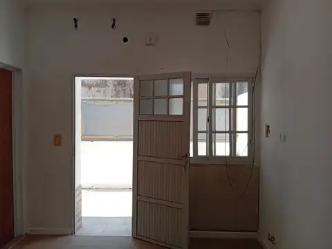 Casa 2 ambientes con 1 baño