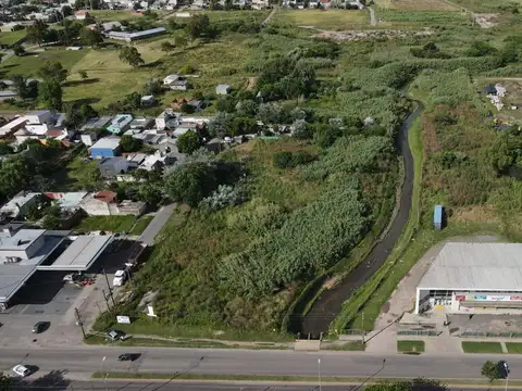 Avenida 7 e/ 85 y 85 bis, Villa Elvira La Plata