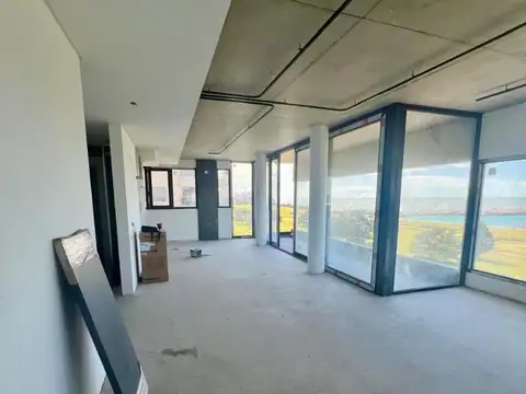 Venta Piso frente al Golf Playa Grande con dos Cochera