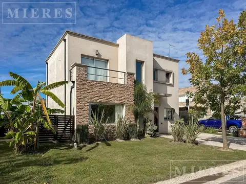 Casa a la venta en Vila Marina I, Villanueva