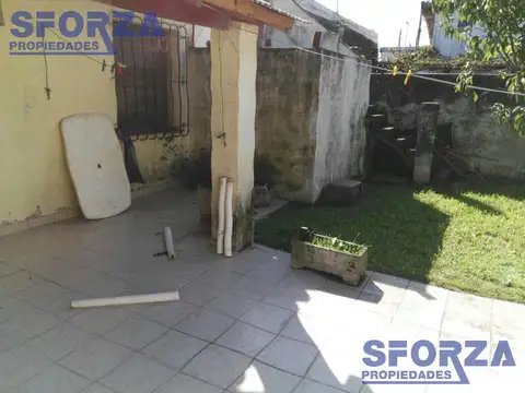 Casa 3 ambientes con 1 baño