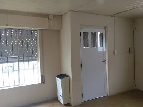 Casa 2 ambientes con 1 baño