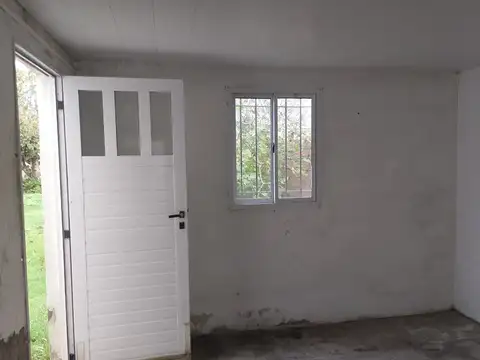 VENTA CASA 2 AMBIENTES EN BALCARCE CON GRAN PARQUE