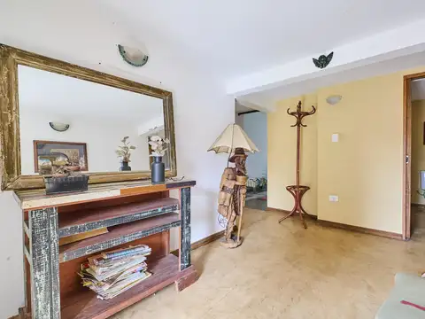 Casa 6 ambientes con 1 baño