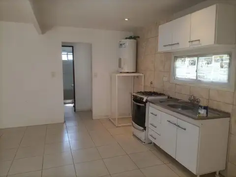 Casa 2 ambientes con 1 baño