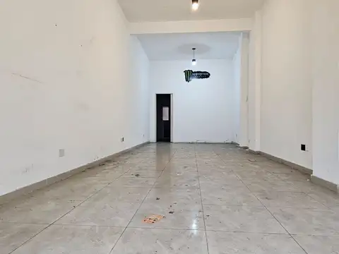LOCAL EN ALQUILER EN OLIVOS 60 METROS