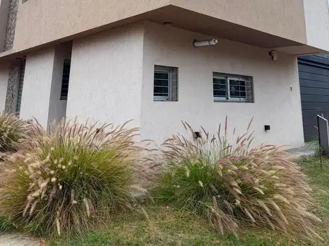 Casa en Alquiler de 3 dormitorios