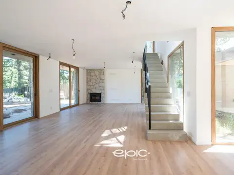 Casa 5 ambientes con 3 baños