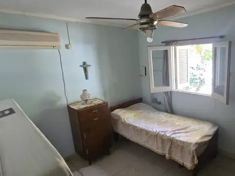 Se vende casa con pileta en Avellaneda