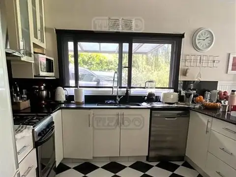 Casa 4 ambientes con 4 baños