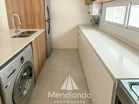 Av. Luro  al 2500