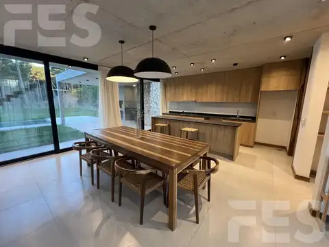 Casa en venta a estrenar con pileta en pinamar barrio pioneros 4 ambientes