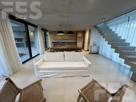 Casa en Venta con 1 cochera