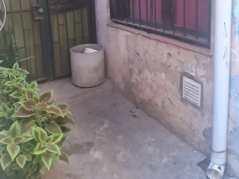 Casa 5 ambientes con 1 baño