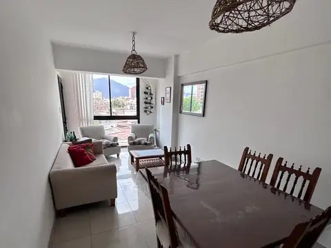 Departamento en venta de 3 dormitorios c/ cochera en el Centro de Salta Capital