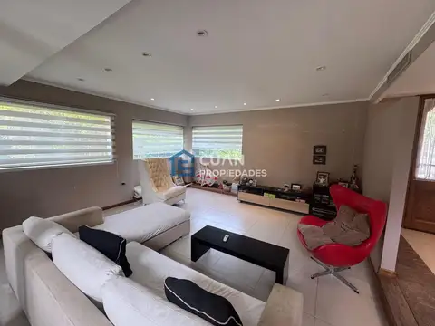 Casa 5 ambientes con 5 baños