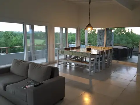 Venta Casa 5 Amb con Piscina  Costa Esmeralda Pinamar