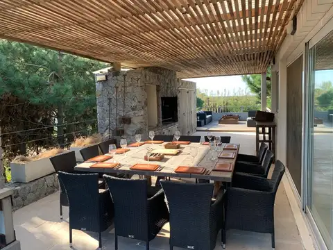 Venta Casa 5 Amb con Piscina barrio Costa Esmeralda Pinamar