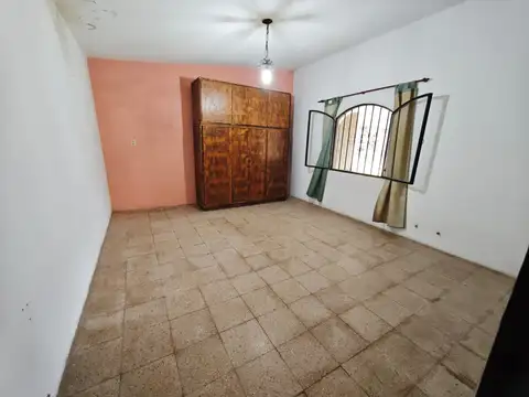 Casa en Venta con 4 cocheras
