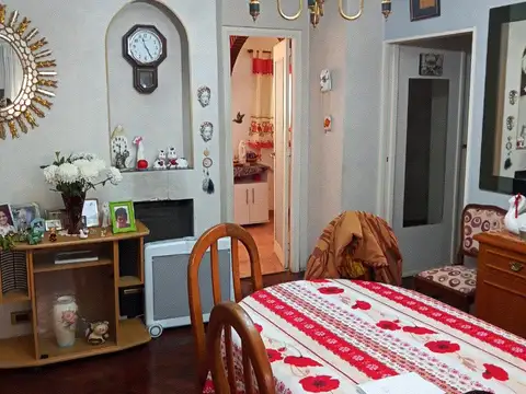 Avenida Coronel Esteban Bonorino 100