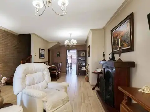 Depto Tipo Casa en Venta de 6 ambientes