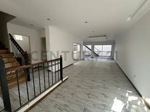 Venta de Departamento 4 AMBIENTES con cochera en Morón