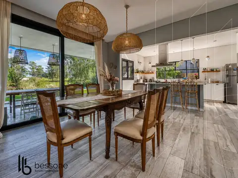 Casa en Venta con 1 cochera