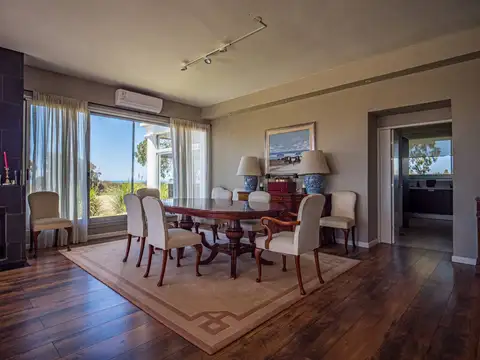 Casa en venta de 4 suites en Las Garzas