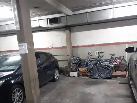 Cochera en Venta con acceso Ascensor