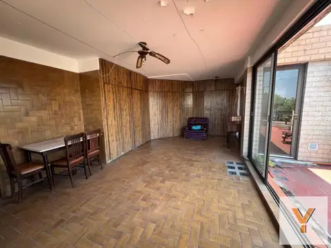 Casa en venta - 3 Dormitorios 2 Baños - Pompeya