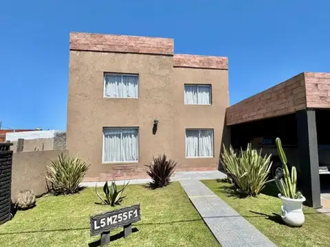 VENTA CASA 5 AMBIENTES CON QUINCHO Y PILETA