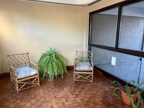 Hipolito Bouchard 1600, Piso 2