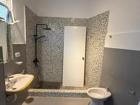 Depto Tipo Casa 2 ambientes con 1 baño