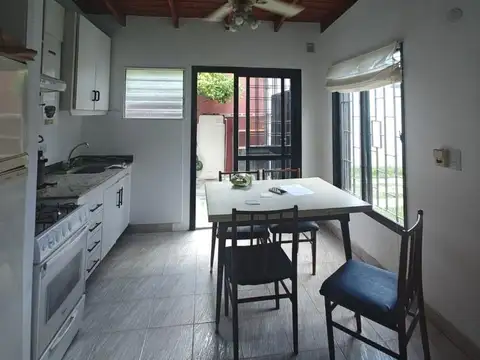 Depto Tipo Casa en Alquiler en Ringuelet, $ 590.000