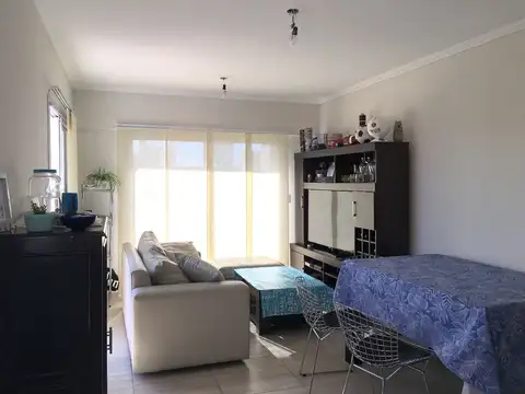 COCHERA DOBLE - BALCON ATERRAZADO Y PARILLA