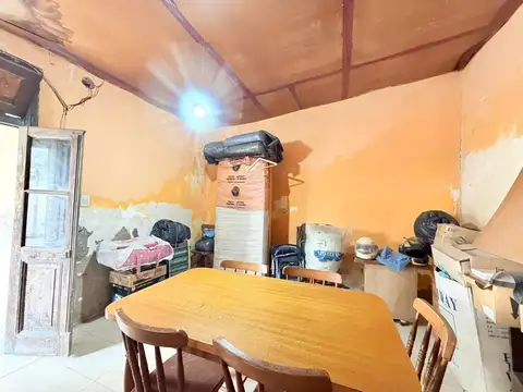 Casa 2 ambientes con 1 baño