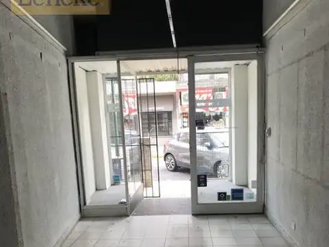 Locales en block en venta en el centro de San Isidro, con renta, ideal inversores