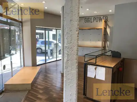 Locales en block en venta en el centro de San Isidro, con renta, ideal inversores