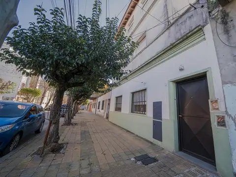 Escultor Santiago Parodi  al 4300