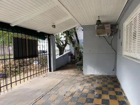 Venta Casa Caseros patio parrilla terraza