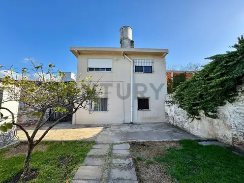 Casa en venta en Beccar, San Isidro – Ideal dos familias – 6 dormitorios – Jardín con pileta - Ideal