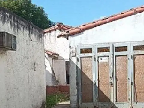 Casa 5 ambientes con 1 baño