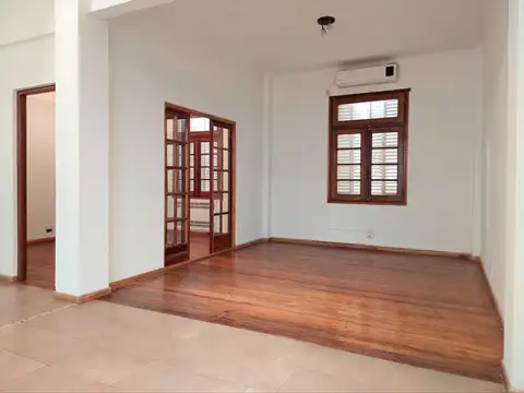 Hipólito Yrigoyen 400