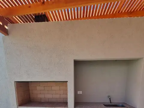 Casa en Venta en Pilar del Este - San Ramon, USD 144.000