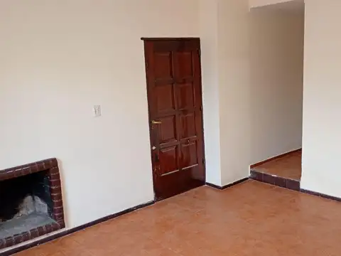 Casa en Alquiler con 1 cochera